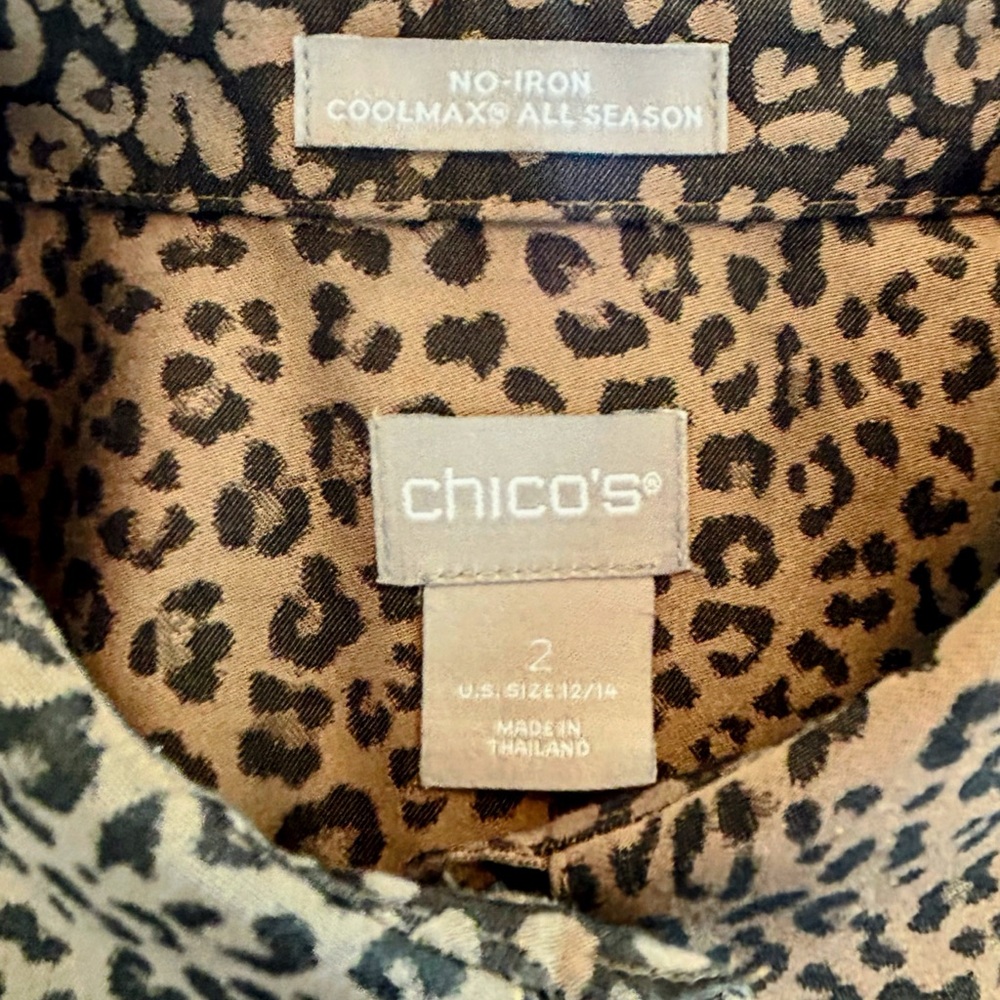 Chico's Animal Print No Iron Coolmax Button Up Top in Brown and Black.